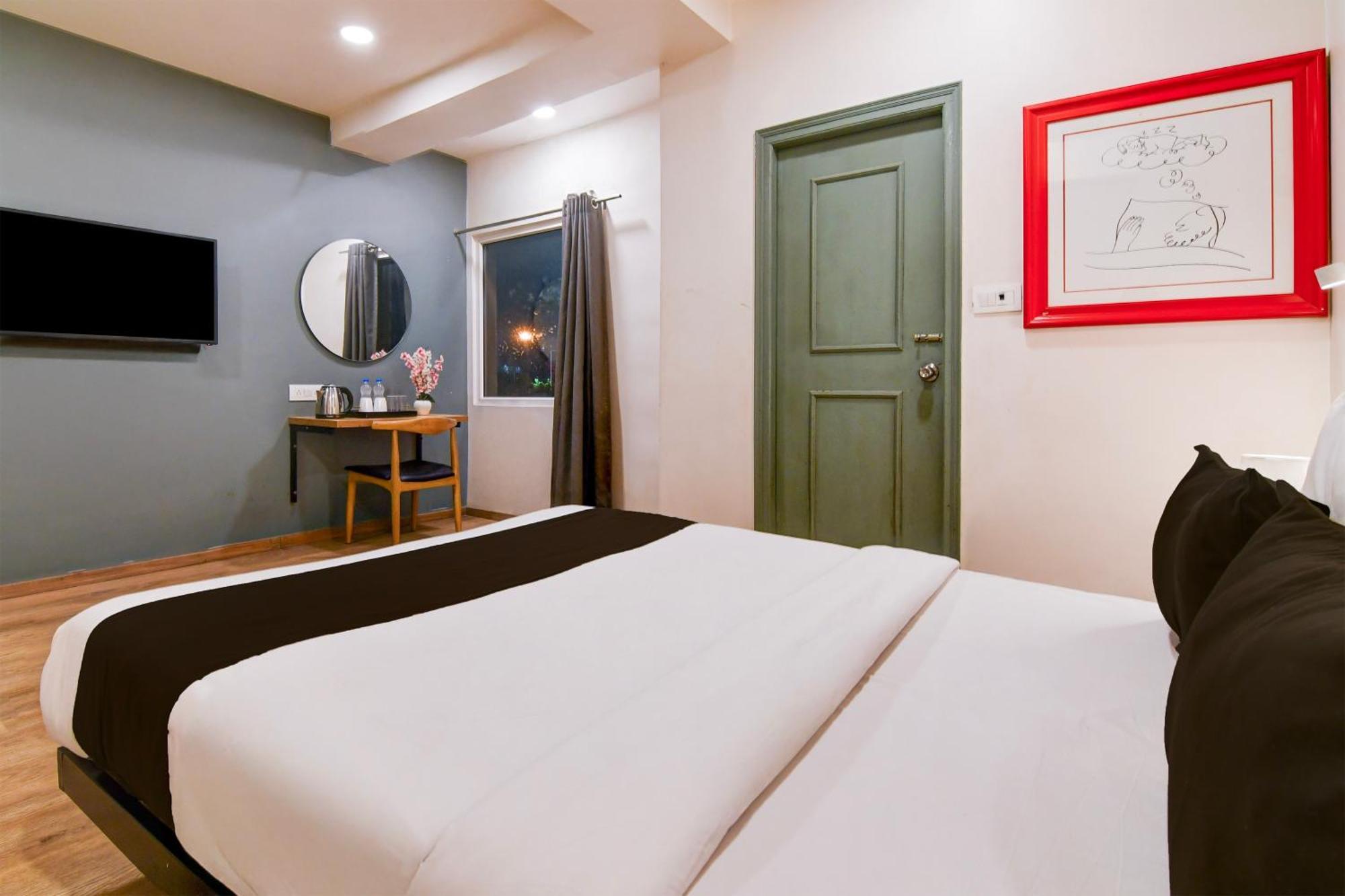 Super Townhouse Vip Road Formerly The Sky Kalkutta Exterior foto