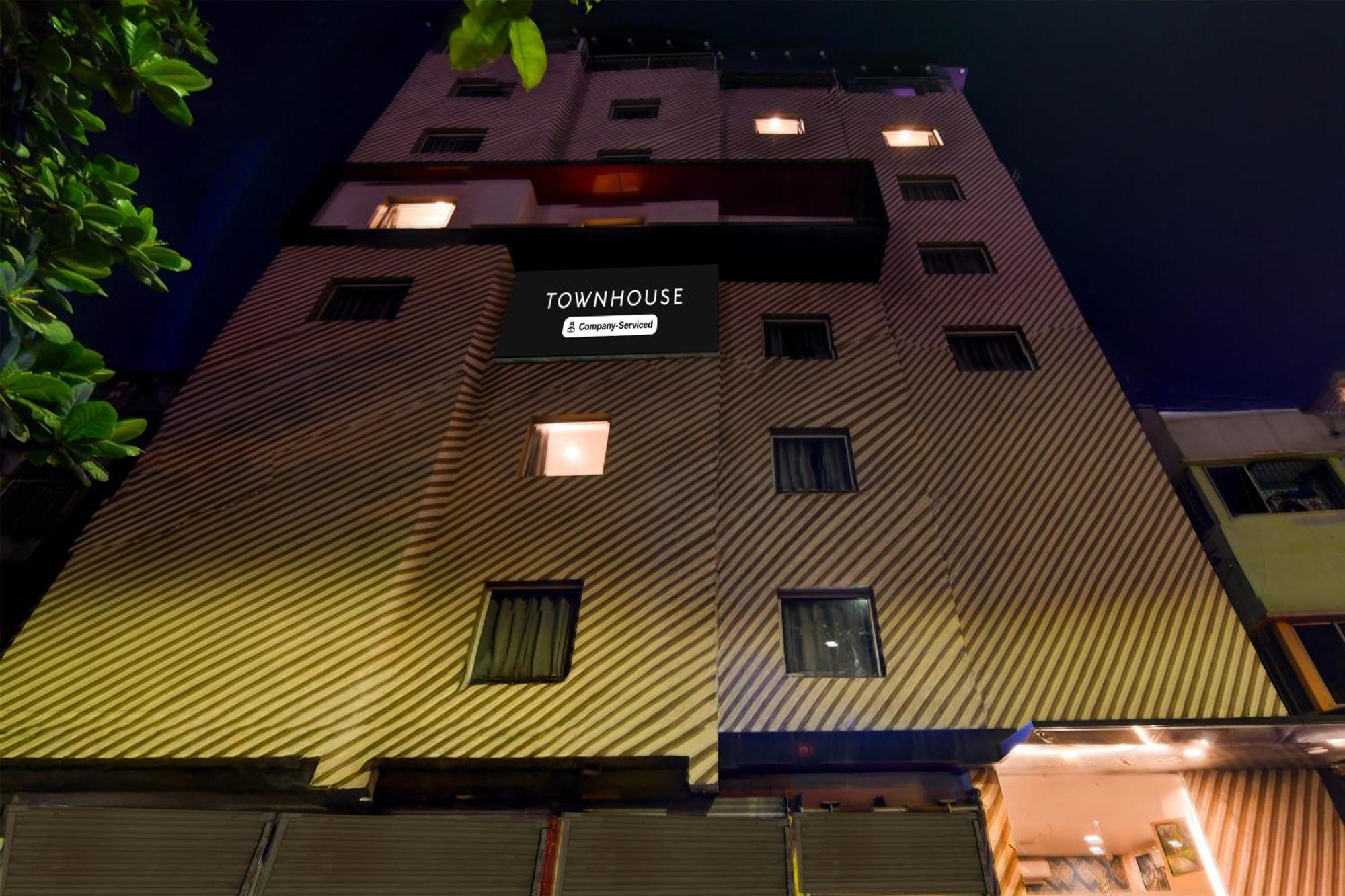 Super Townhouse Vip Road Formerly The Sky Kalkutta Exterior foto